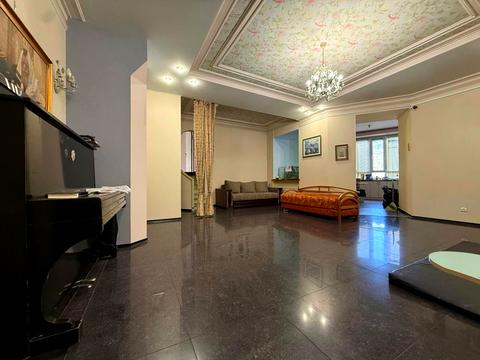 комерційна за адресою Рогнідинська вул., 7
