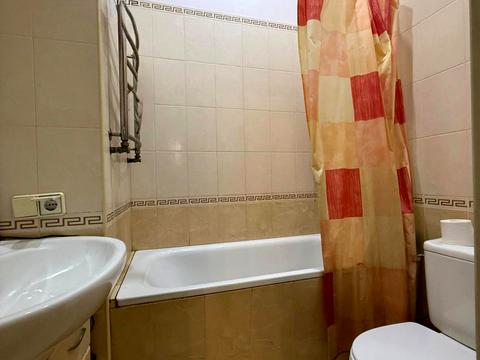 комерційна за адресою Рогнідинська вул., 7