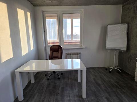 комерційна за адресою Ділова вул. (Димитрова), 2-Б