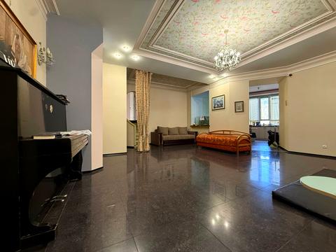 комерційна за адресою Рогнідинська вул., 7