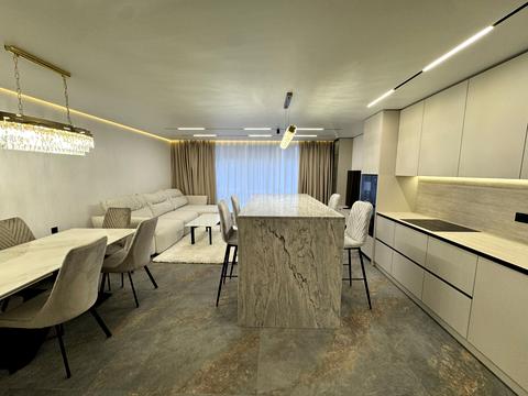 квартира за адресою Романа Левицького вул., 4