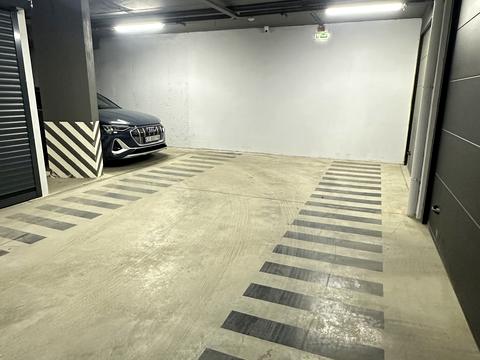паркоместо по адресу Кузьмы Минина ул., 20