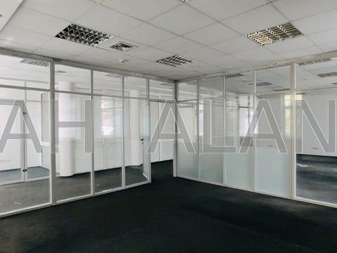 комерційна за адресою Володимирська вул., 77А