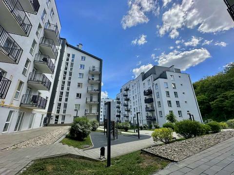 комерційна за адресою Малоголосківська вул., 28а