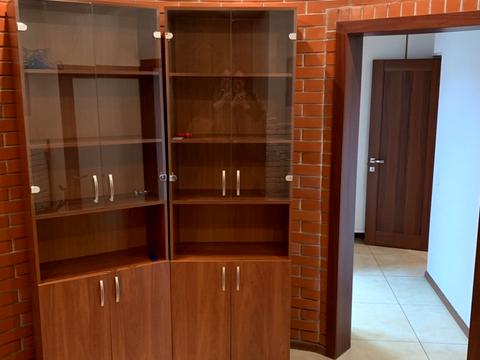 комерційна за адресою Дмитрівська вул., 37б