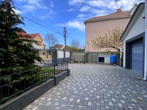будинок за адресою Грушевського вул.