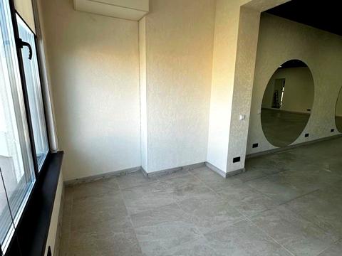 комерційна за адресою Університетська вул., 25