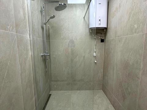 комерційна за адресою Університетська вул., 25