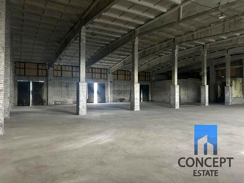 комерційна за адресою Десантників пл., 5