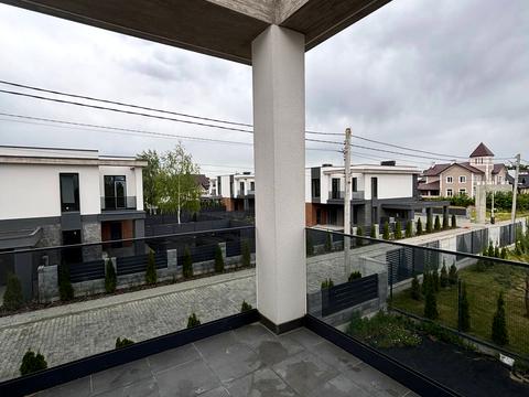 будинок за адресою Володимира Івасюка вул.