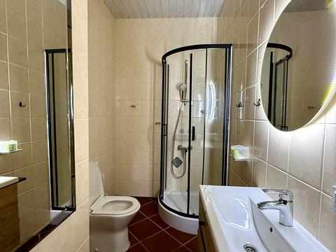 коммерческая по адресу Жилянская ул., 7