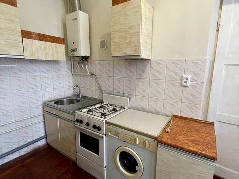 квартира за адресою Під Дубом вул. (Космонавтів), 8