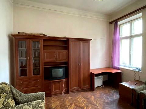 квартира за адресою Під Дубом вул. (Космонавтів), 8
