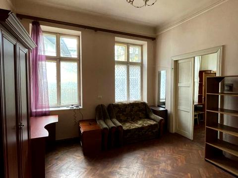 квартира за адресою Під Дубом вул. (Космонавтів), 8