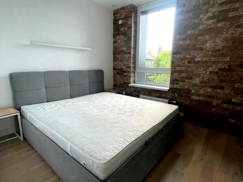 квартира за адресою Салютна вул., (Будинок 02301-02303)