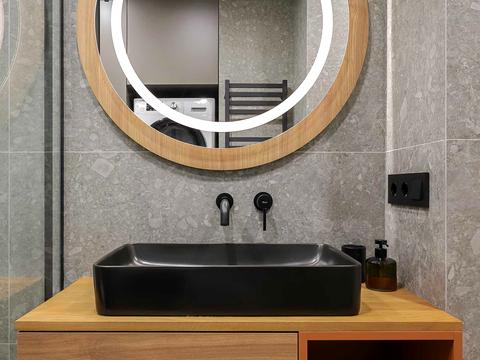 квартира за адресою Салютна вул., 2к25