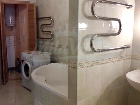 квартира за адресою Анни Ахматової вул., 31