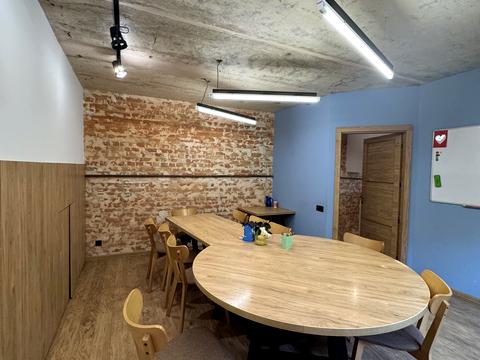 комерційна за адресою Градний вул., 2