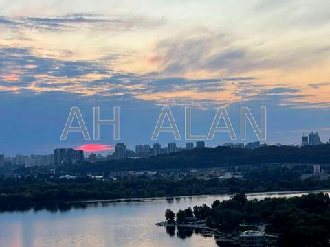 комерційна за адресою Дніпровська набережна вул., 23