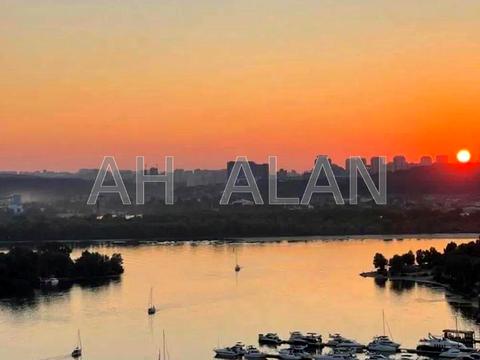 комерційна за адресою Дніпровська набережна вул., 23