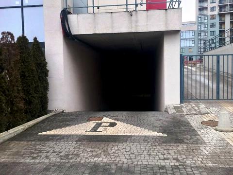 паркомісце за адресою Стрийська вул., (Будинок 13)