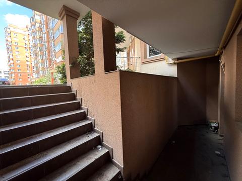 комерційна за адресою Університетська вул., (Будинок)