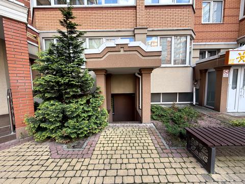 комерційна за адресою Університетська вул., (Будинок)