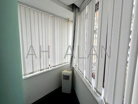 комерційна за адресою Володимирська вул., 77А
