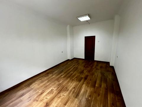 комерційна за адресою Академіка Андрія Сахарова вул. (Суворова), 42