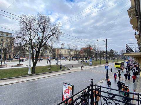 квартира за адресою Свободи просп. (), 37