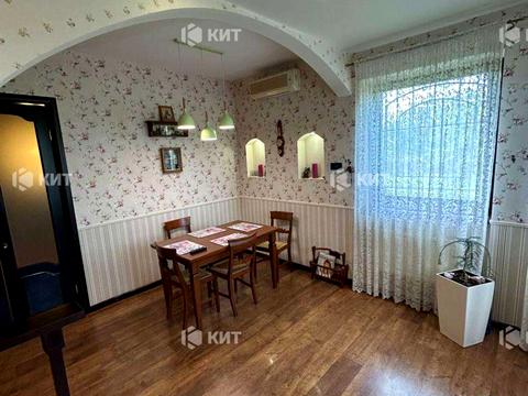 будинок за адресою Квітуча вул., 10