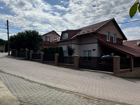 будинок за адресою Дружби Народів, 18