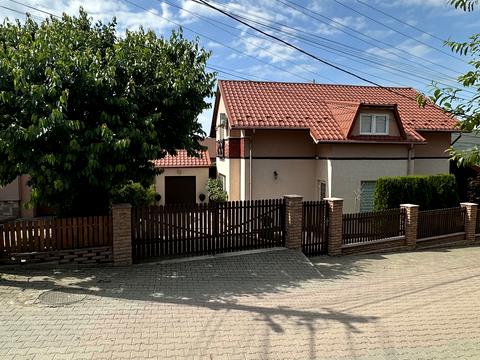 будинок за адресою Дружби Народів, 18