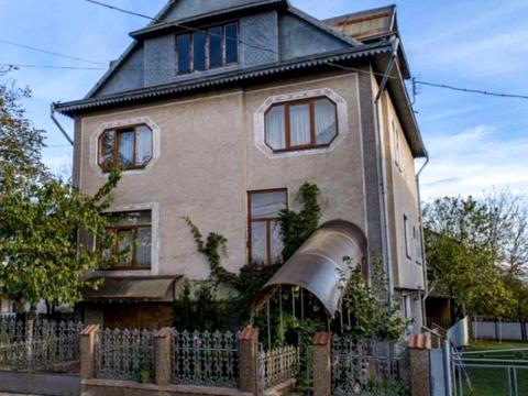 будинок за адресою Богдана Хмельницького