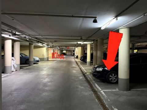 паркомісце за адресою Василя Тютюнника вул. (Анрі Барбюса), 5-В