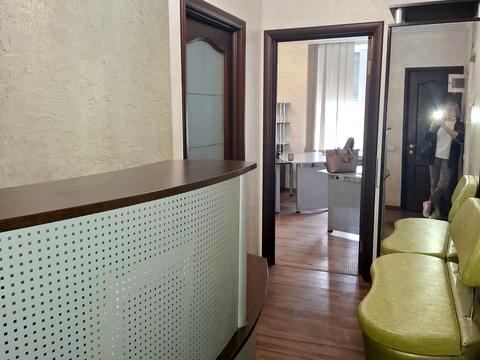 комерційна за адресою Шовковична вул., 30