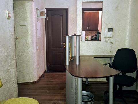комерційна за адресою Шовковична вул., 30