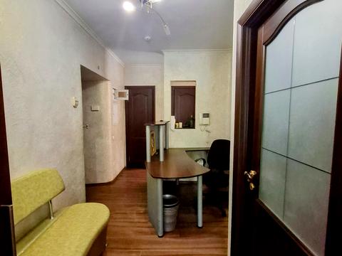 комерційна за адресою Шовковична вул., 30