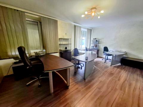 комерційна за адресою Шовковична вул., 30