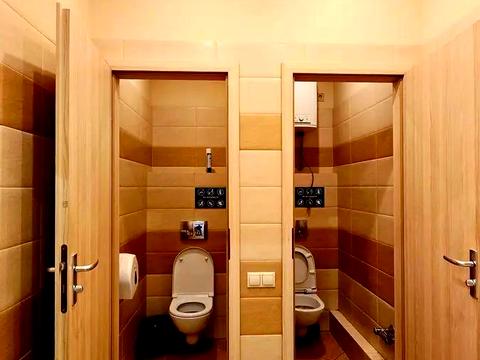 комерційна за адресою Спаська вул., 5