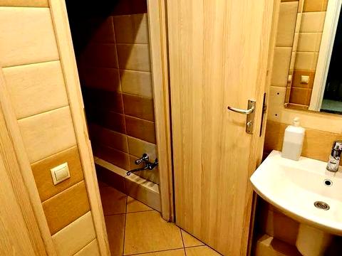 комерційна за адресою Спаська вул., 5