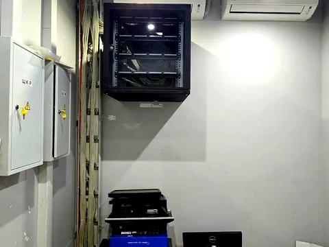 комерційна за адресою Спаська вул., 5