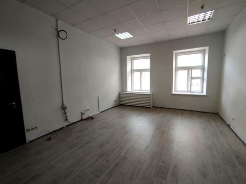 комерційна за адресою Богдана Хмельницького вул., 3А