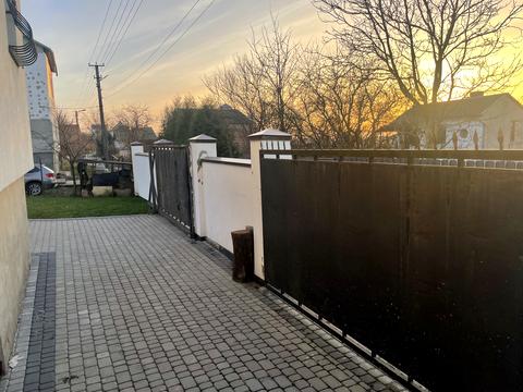 дом по адресу Салютная ул.