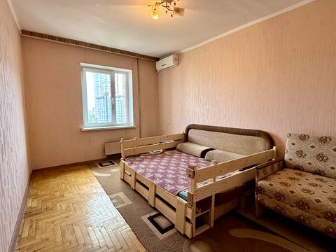 квартира за адресою Каштанова вул., 11