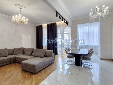 квартира за адресою Шота Руставелі вул., 27-А