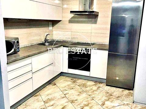 квартира за адресою Дніпровська набережна вул., 26