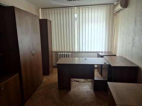 комерційна за адресою Тичини вул., 8