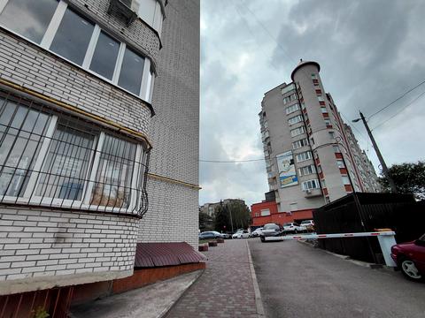 квартира за адресою Коновальця вул., 11