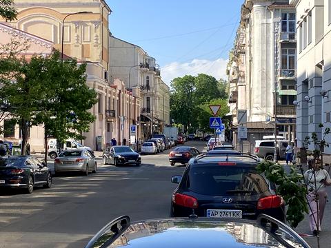 коммерческая по адресу Вице-адмирала Жукова пер., 17/19